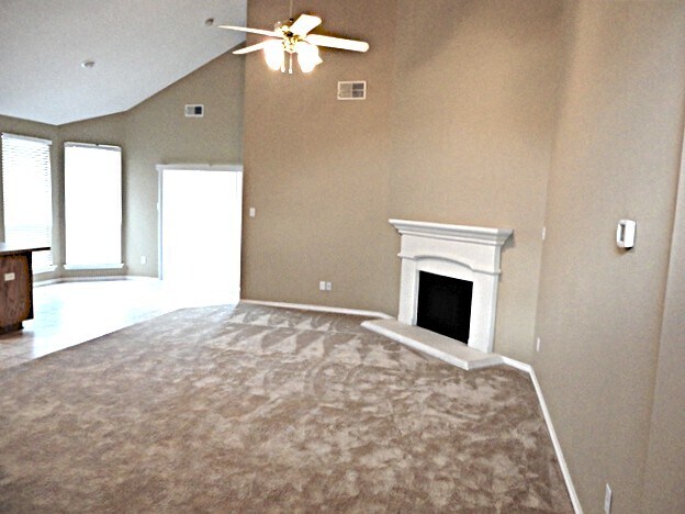 Building Photo - 10613 Big Oak Dr