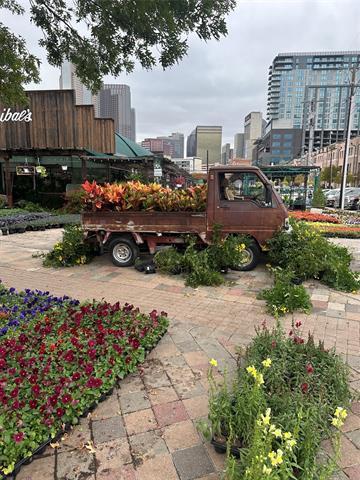 Building Photo - 2135 Marilla St