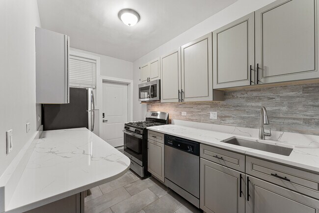 Building Photo - 6106 N Winthrop Ave