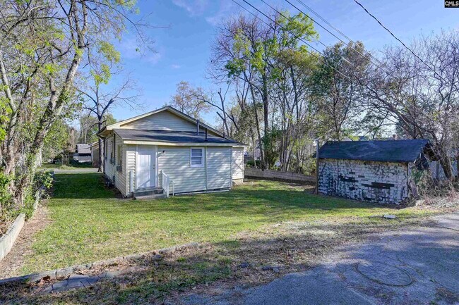 Building Photo - 203 Augusta St