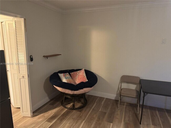 Building Photo - 5170 SW 18th Ct