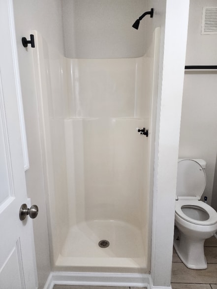 Building Photo - 34 Davis St W