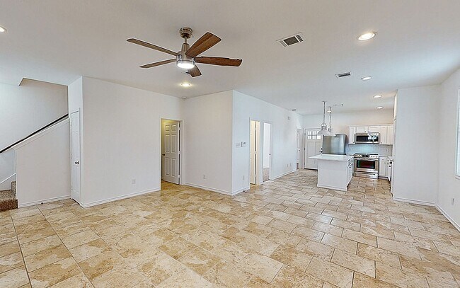 Building Photo - One Block to A&M! Kyle Field walking distance! Newly remodeled, all appliances, 5 bd/4 bth across...