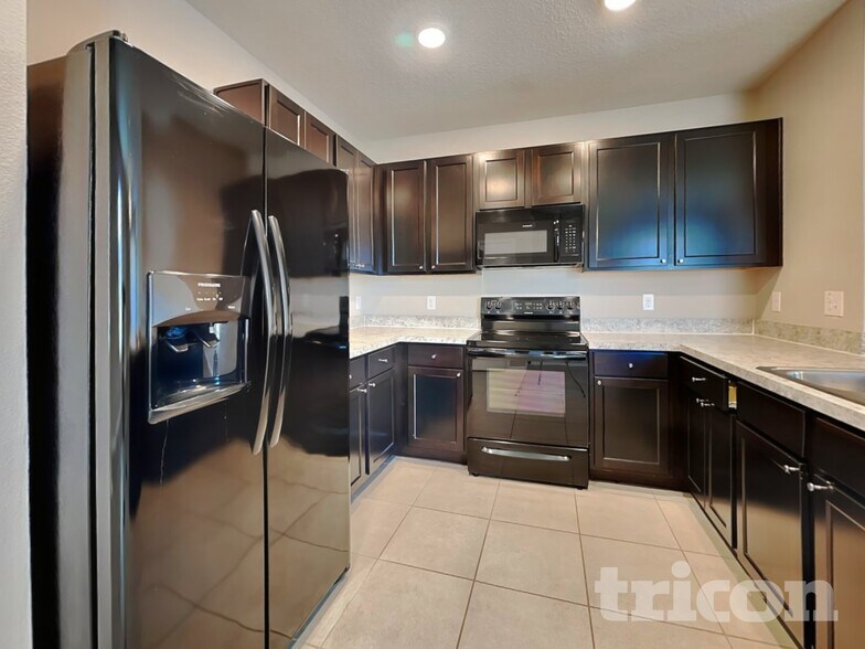 Building Photo - 6632 Seaway Dr