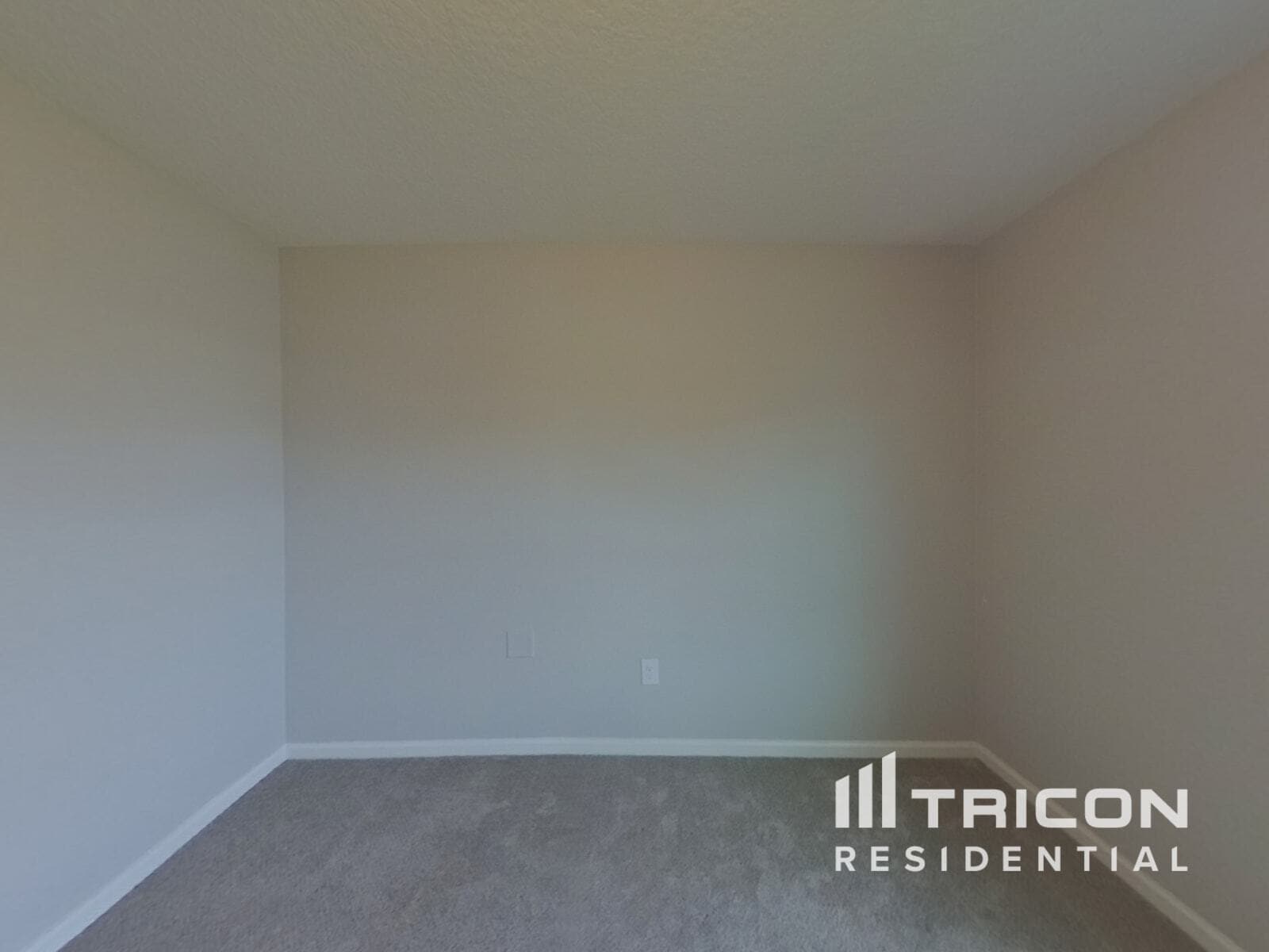 Building Photo - 2072 Pebble Point Dr