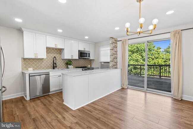 Building Photo - 720 Shaw Ave