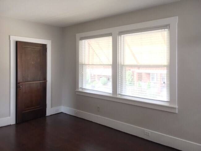 Building Photo - Dormont House for rent