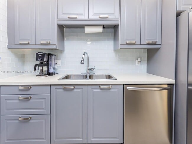 Kitchen - 9956 NW 6th Plz