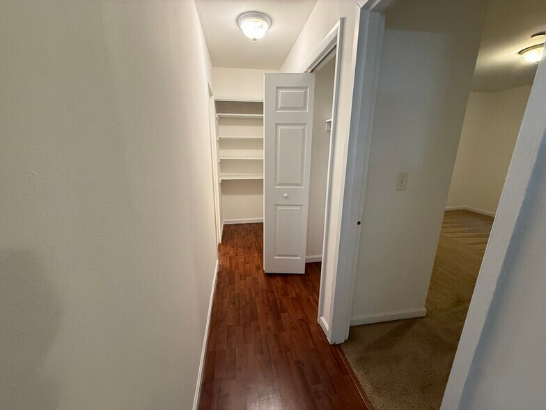 Building Photo - 208 Undercliff Ave