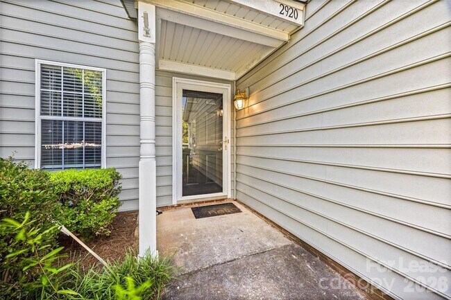 Building Photo - 2920 Iron Gate Ln