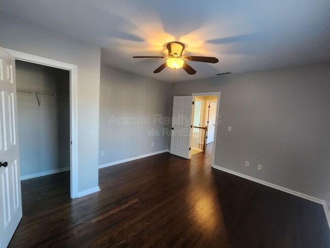 Building Photo - 3239 Osborne Rd NE