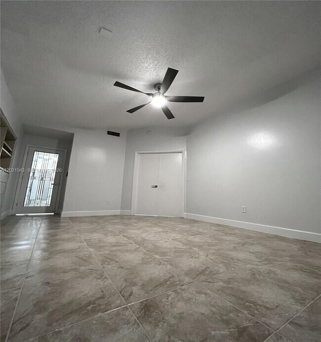 Building Photo - 15540 SW 156th Ave