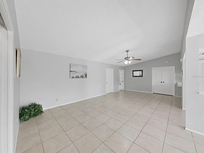 Building Photo - 878 Rustic Oaks Dr