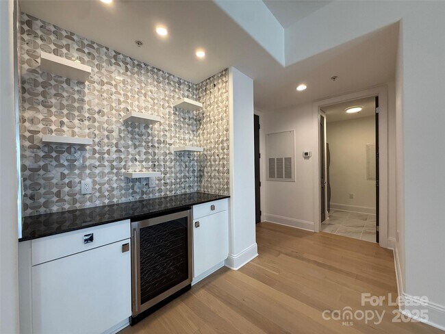 Building Photo - 4625 Piedmont Row Dr