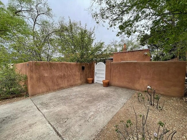 Building Photo - 1201 Escalante St