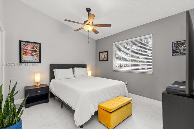 Building Photo - 2250 NW 78th Ave