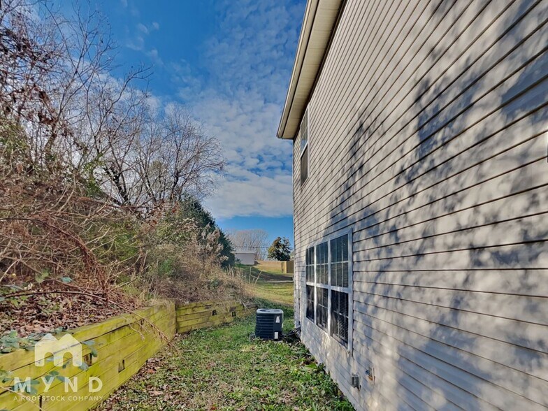 Building Photo - 10922 Olde English Dr