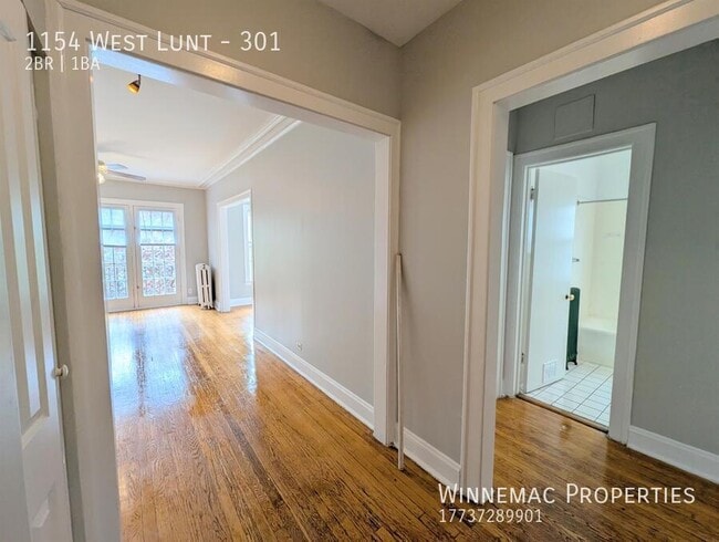 Building Photo - 1154 West Lunt-301