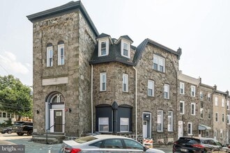 Building Photo - 5164 Ridge Ave