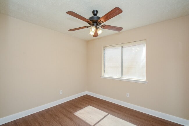Building Photo - 19331 Nasworthy Dr