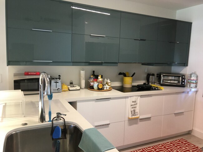 Primary Photo - 6049 Balboa Cir