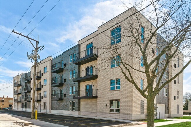 Building Photo - 7340 W Irving Park Rd