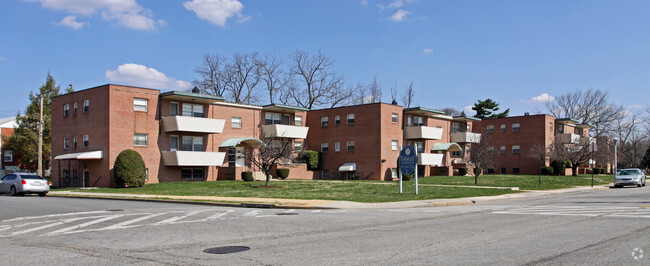Primary Photo - The Fallstaff Apartments