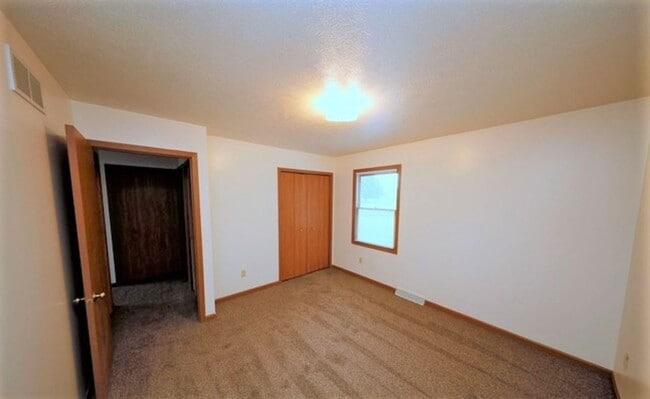 Building Photo - 814 Antler Dr