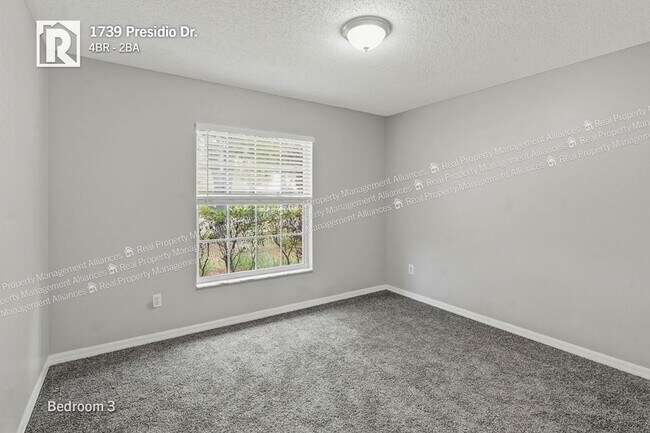 Building Photo - 1739 Presidio Dr