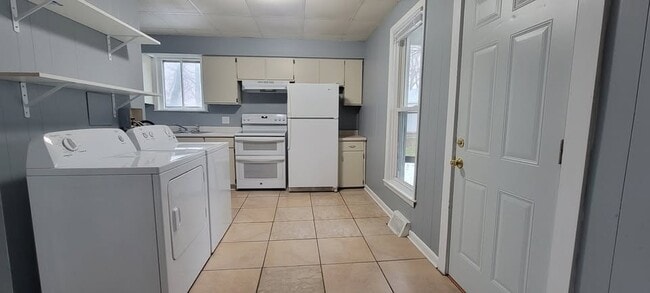 Building Photo - 408 E Jackson St