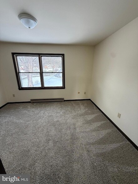 Building Photo - 228 W 8th St