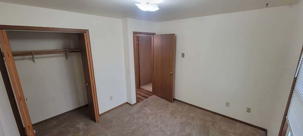 Building Photo - 1108 W Hamilton Ave