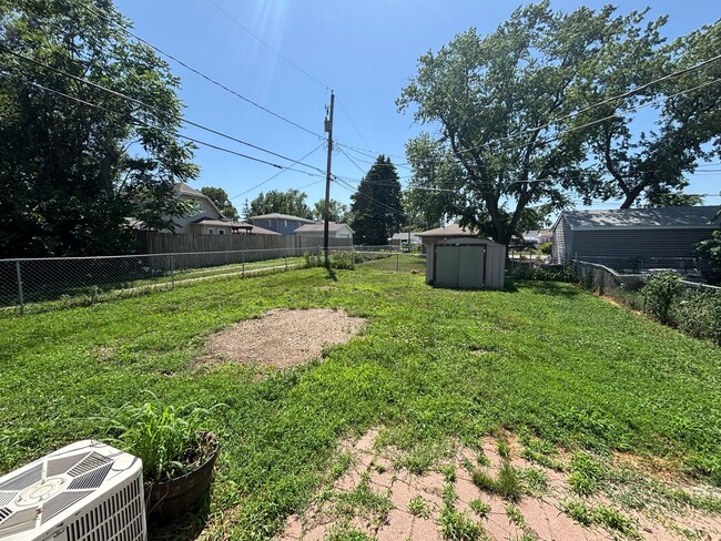 Building Photo - 2 Bedroom / 1 Bath Home in Council Bluffs!