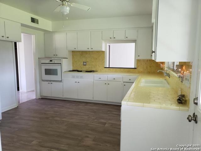 Building Photo - 600 Antler Dr