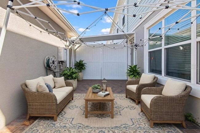 Building Photo - 6262 Goldcoast Ave