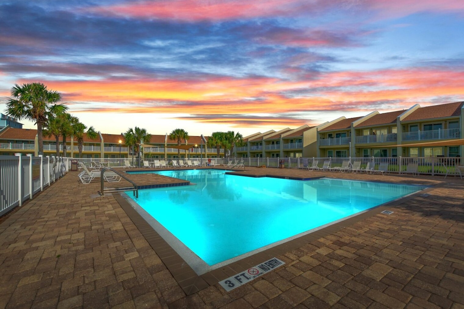 Building Photo - 1630 Scenic Gulf Dr