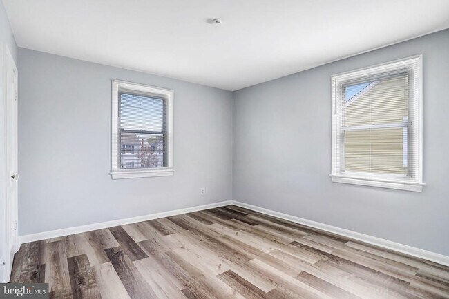 Building Photo - 6226 20th Ave