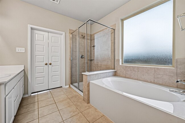 Building Photo - 2511 Sandbar Shark Ct