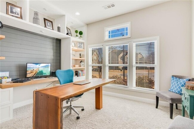 Building Photo - 1855 Kingsbury Dr