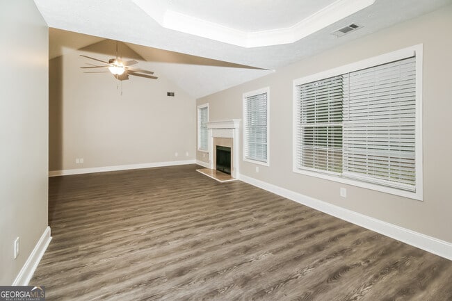 Building Photo - 75 Ashton Pl