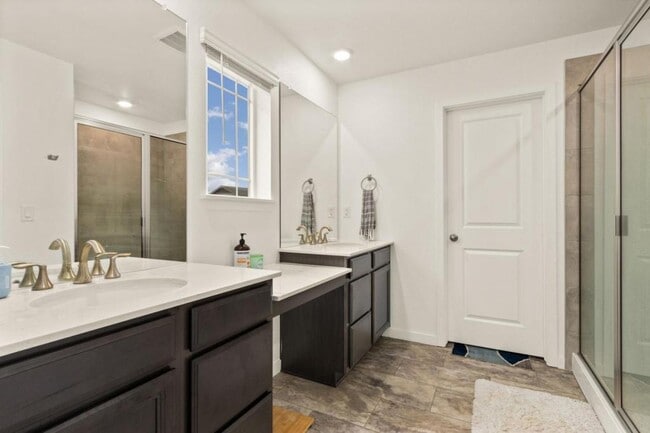 Building Photo - 4072 Chasm Lk Dr