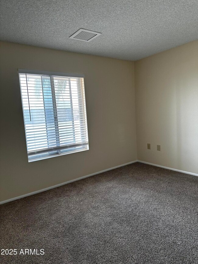 Building Photo - 9338 W Glen Oaks Cir N