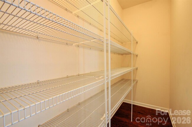 Building Photo - 16125 Hammersmith Farm Dr