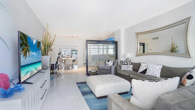 Building Photo - 4250 Galt Ocean Dr