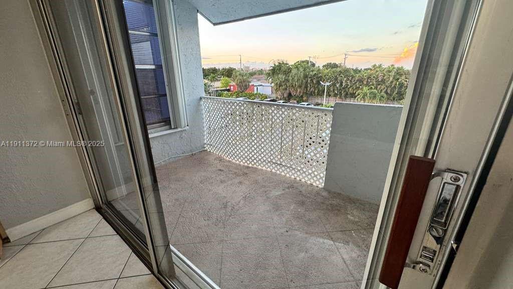 Building Photo - 6195 W 18th Ave