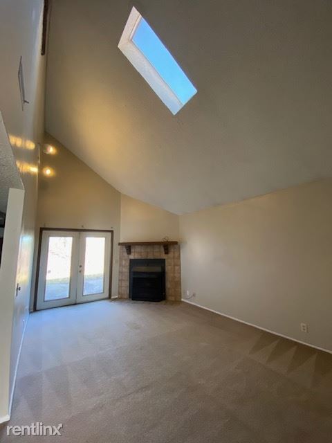 Primary Photo - 3 br, 2 bath Condo - 919 Riverview Dr