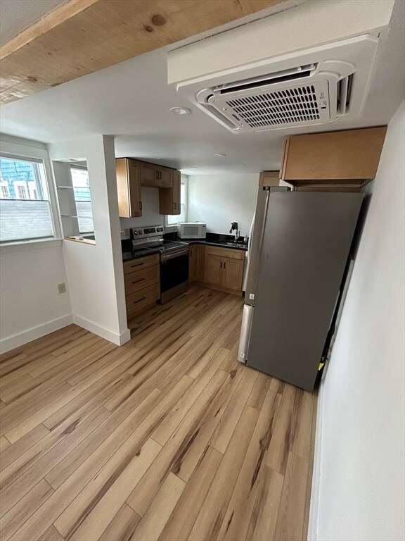 Building Photo - 11 Middle A