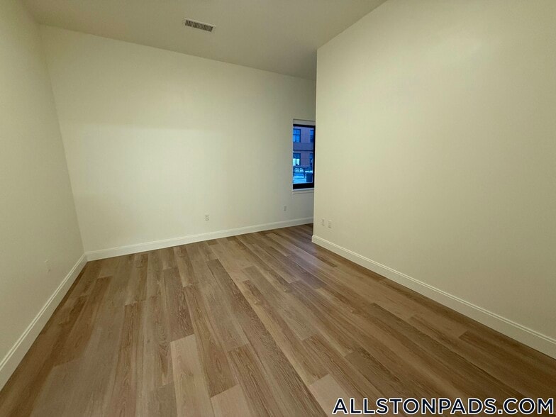 Building Photo - 1079 Commonwealth Ave