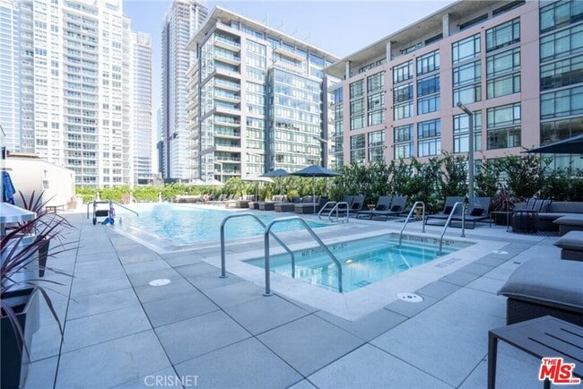 Building Photo - 1155 S Grand Ave