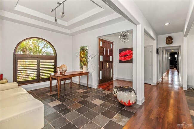 Building Photo - 708 Kiwi Ave